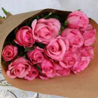 Bouquet of 15 pink roses in craft