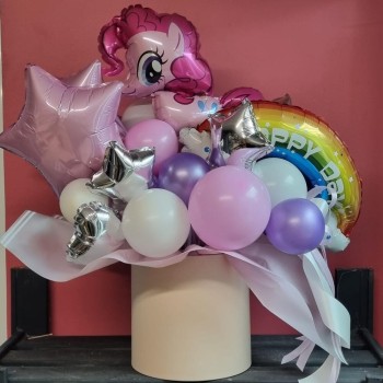 Bouquet of balloons in a hat box